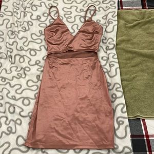 I’m selling this shiny pink/tan dress